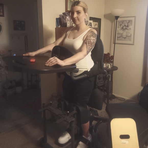 Meet your Posher, Amethyst - Picture 1 of 2